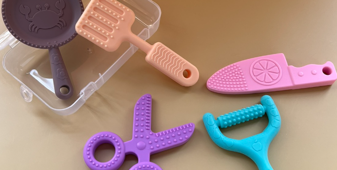 5pc Silicone Kitchen Tools Teether Set with Case